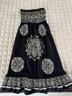 Lord & Taylor Black Maxi Skirt with White Medallion Print